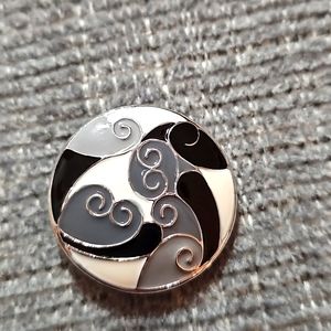 STYLE DOTS 30MM MONOTONE STATEMENT SNAP